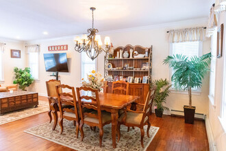 211 High Ridge Ave in Ridgefield, CT - Building Photo - Building Photo