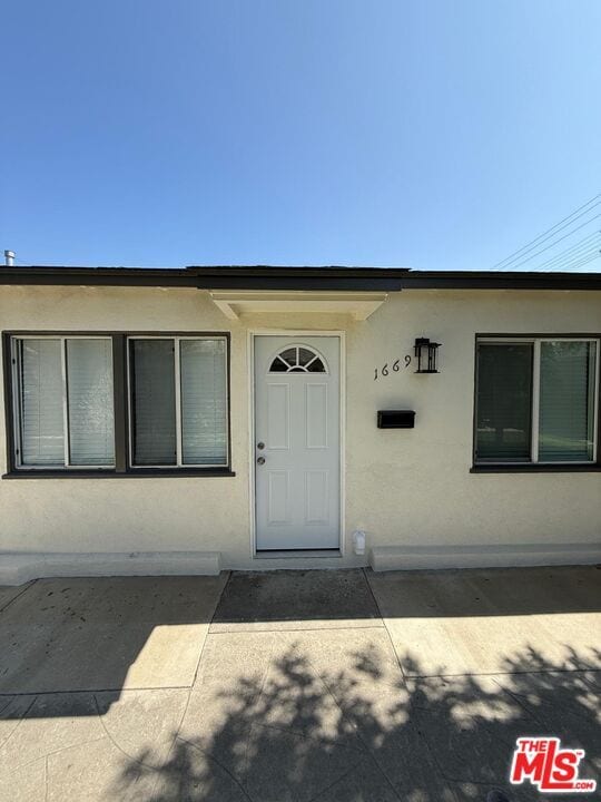 1669 N Hollywood Way in Burbank, CA - Building Photo - Building Photo