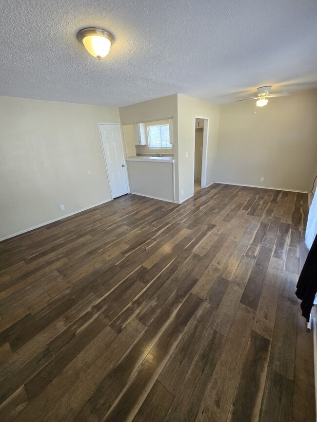 45515 3rd St E in Lancaster, CA - Building Photo - Building Photo