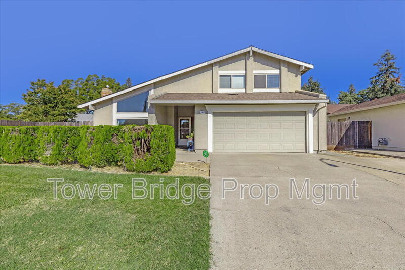 5817 Esrig Way in Sacramento, CA - Building Photo