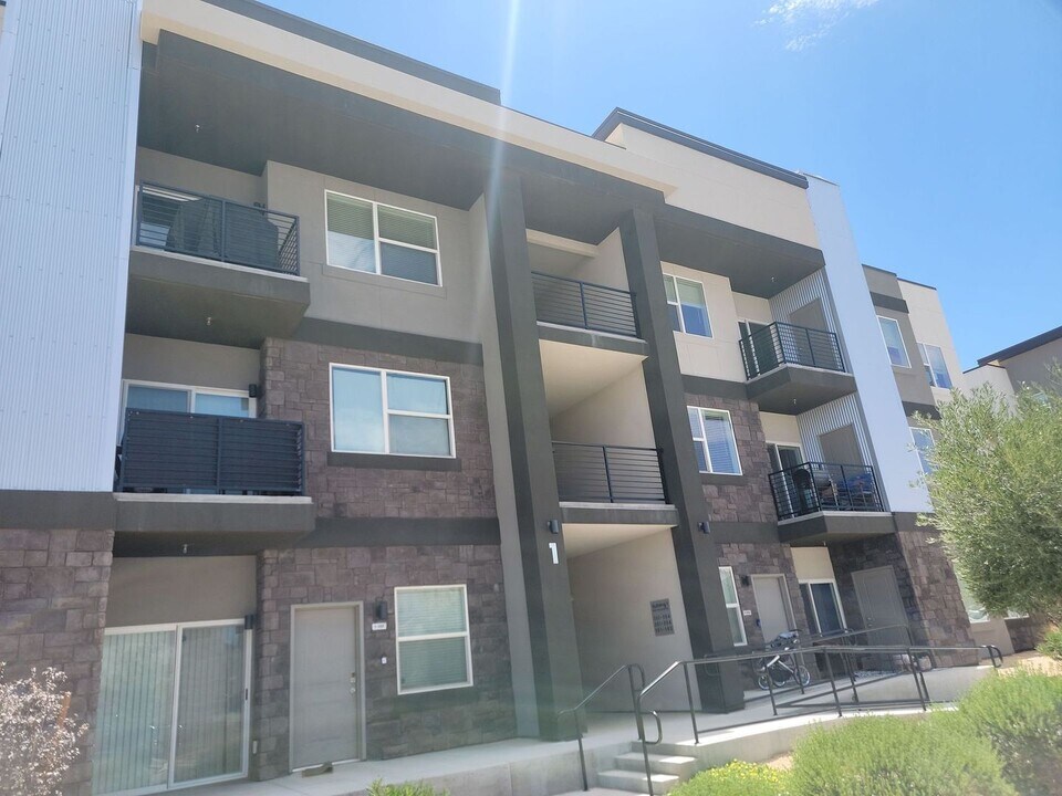 5801 S Garnet Dr in Saint George, UT - Building Photo