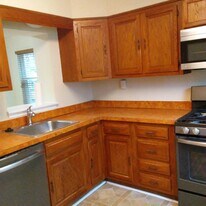 5830 Biscayne Dr in Alexandria, VA - Building Photo