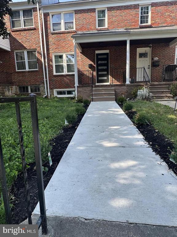 744 E Cold Spring Ln in Baltimore, MD - Building Photo - Building Photo