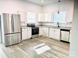 243 S Crigler St in Charlotte, NC - Building Photo