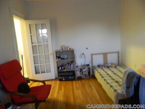 21 Wendell St, Unit 18 in Cambridge, MA - Foto de edificio - Building Photo