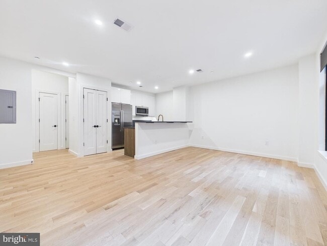 property at 1128 Walnut St