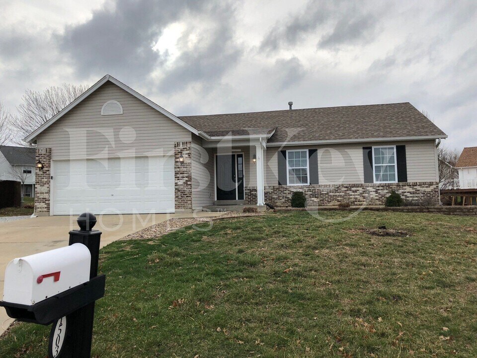 1503 Jordan Lee Ct in Wentzville, MO - Building Photo