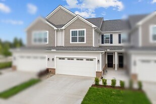 1502 Salt Springs Dr in Saline, MI - Building Photo