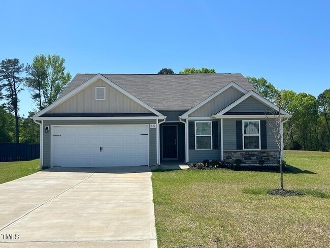 property at 882 Avery Pond Dr