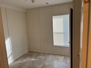 608 Clear Lake Rd in Highlands, TX - Building Photo - Building Photo