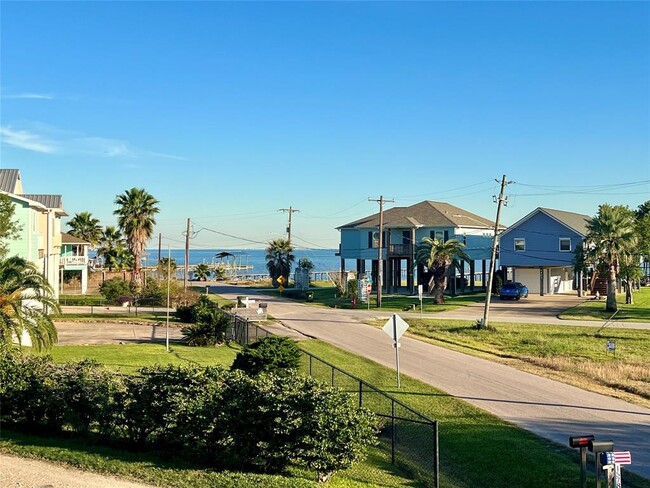 1578 Railroad St in Dickinson, TX - Building Photo - Building Photo