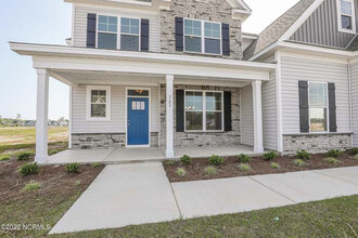 521 Misty Pond Dr in Hubert, NC - Building Photo - Building Photo