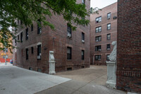 47-07 39th Street in Long Island City, NY - Foto de edificio - Building Photo