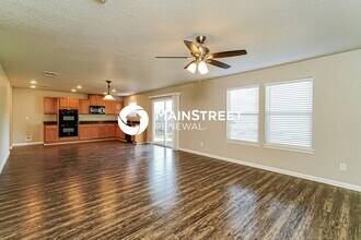 4415 Semora Oak in San Antonio, TX - Building Photo - Building Photo