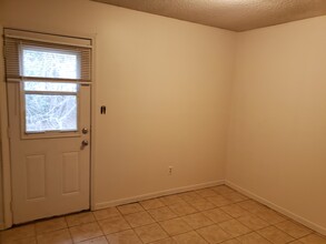 6160 Wooded Way, Unit 6160 A in Milton, FL - Building Photo - Building Photo