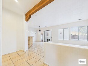 4049 Los Milagros Ave in Santa Fe, NM - Foto de edificio - Building Photo