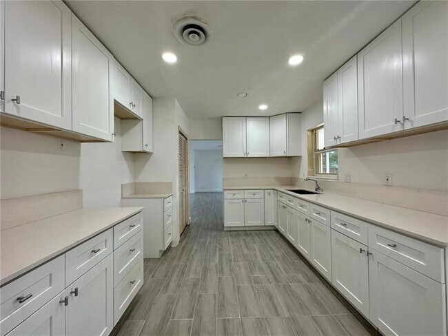 property at 912 NE 9th Ct