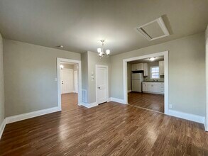 917 Reid St in Greensboro, NC - Foto de edificio - Building Photo