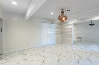 6340 Wilbur Ave, Unit 6340 A in Tarzana, CA - Building Photo - Building Photo