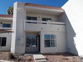 687 Marina Dr in Boulder City, NV - Building Photo