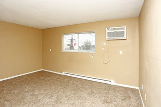 Ottawa Landings in Toledo, OH - Building Photo - Interior Photo