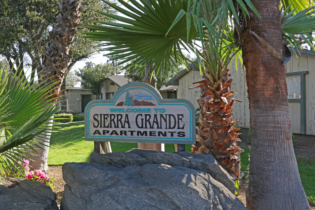 Sierra Grande Apartments in Fresno, CA - Foto de edificio