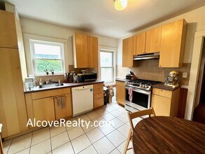 11 Leonard St, Unit 1 in Somerville, MA - Foto de edificio - Building Photo