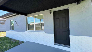 1605 N 17th St in Fort Pierce, FL - Building Photo - Building Photo