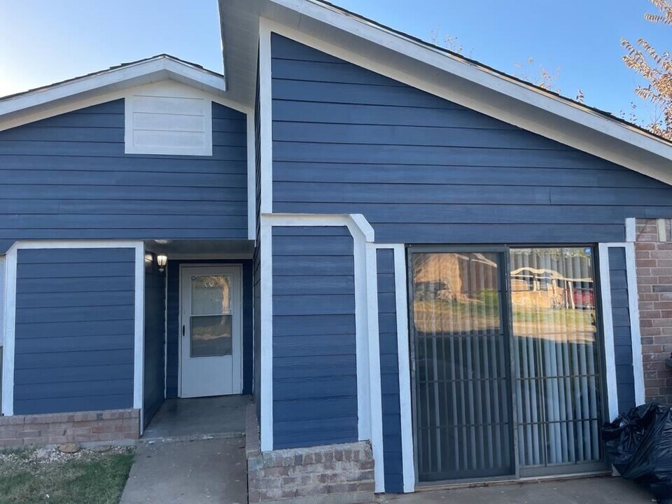 1719 SW 14th St in Lawton, OK - Building Photo