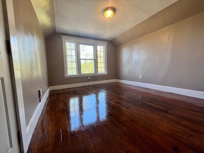52 Hillside Pl in New Haven, CT - Building Photo - Building Photo