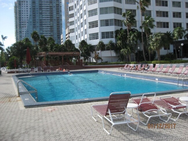 property at 999 Brickell Bay Dr