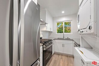 1252 N Crescent Heights Blvd in West Hollywood, CA - Building Photo - Building Photo