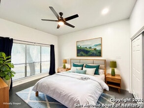 8642 Fredericksburg Rd in San Antonio, TX - Building Photo - Building Photo