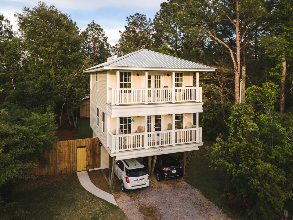 2633 Bay Grove Rd in Freeport, FL - Building Photo