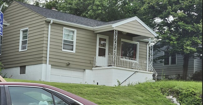 property at 5752 N 33rd Ave