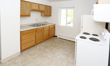 Crestview Apartment Homes in Griffith, IN - Building Photo - Interior Photo