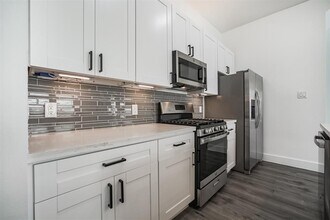 9307 Tower St in Houston, TX - Building Photo - Building Photo