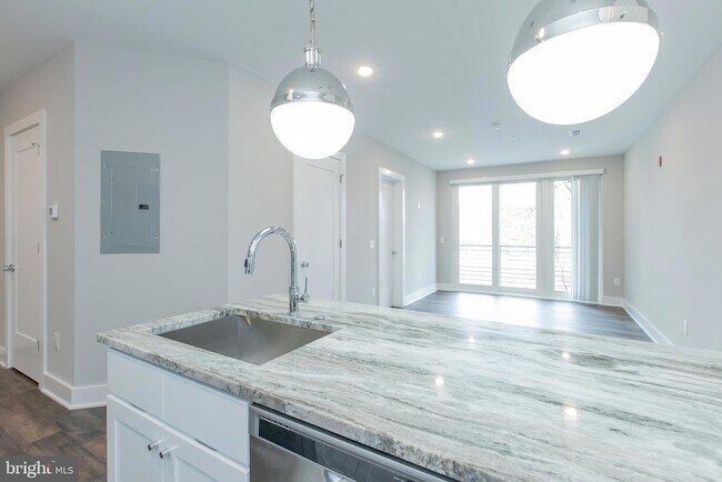 45 W Haines St, Unit 307 in Philadelphia, PA - Building Photo - Building Photo