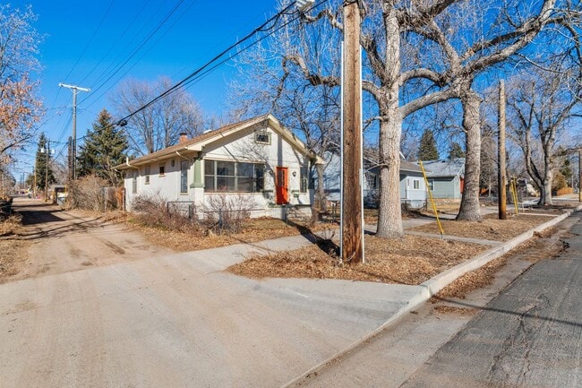 property at 416 E Espanola St