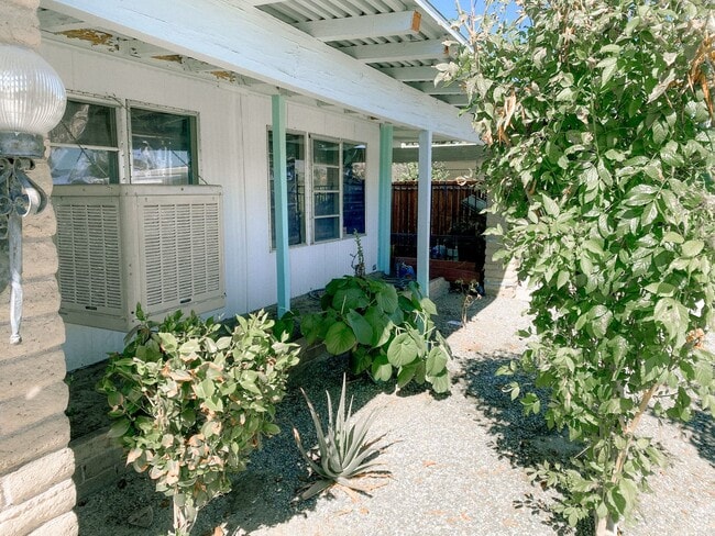 property at 719 S Lyon Ave