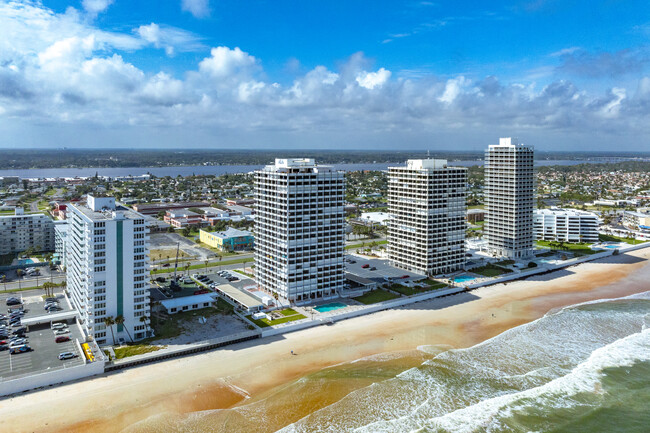 The Aliki Condominium in Daytona Beach, FL - Building Photo - Building Photo