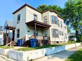 1101 Crosby St NW in Grand Rapids, MI - Building Photo