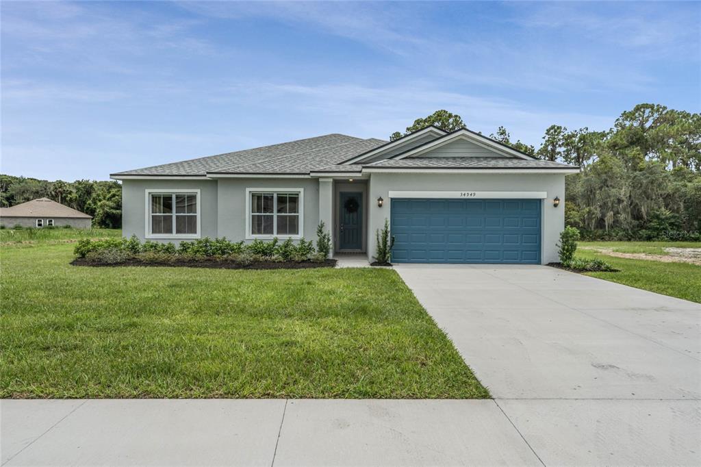 34949 Golden Tree Dr in Leesburg, FL - Foto de edificio