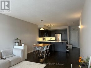 105 Poplin St in Ottawa, ON - Building Photo - Building Photo