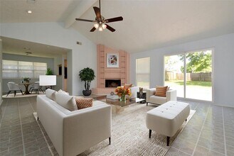 15702 Timber Rock Dr in Houston, TX - Building Photo - Building Photo