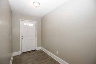 111 Lightwater Dr in Aberdeen, NC - Building Photo - Building Photo
