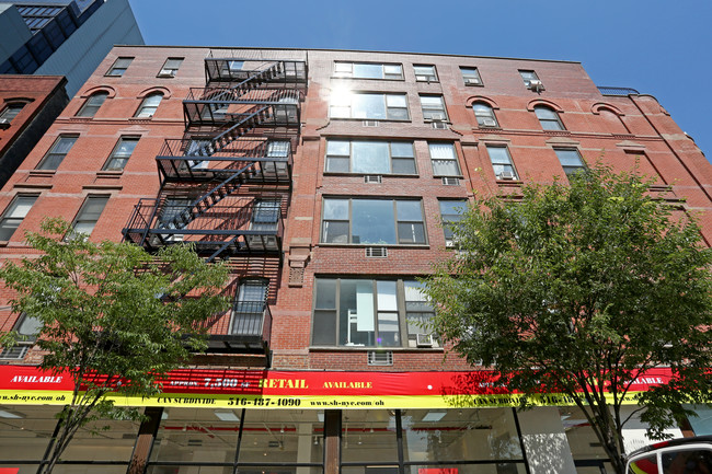 181-185 E Houston St in New York, NY - Building Photo - Building Photo