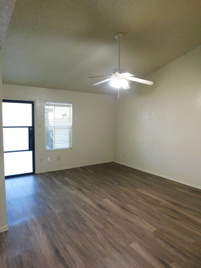 7800 Brodie Ln-Unit -7800-A BRODIE LN in Austin, TX - Building Photo - Building Photo