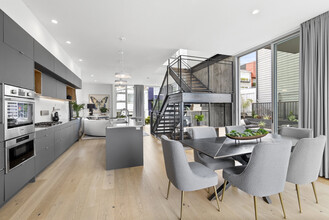 147 Bronte St in San Francisco, CA - Foto de edificio - Building Photo