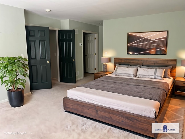 property at 25 Middle Grn